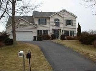 53 Ponderosa Dr, Halfmoon, NY 12065
