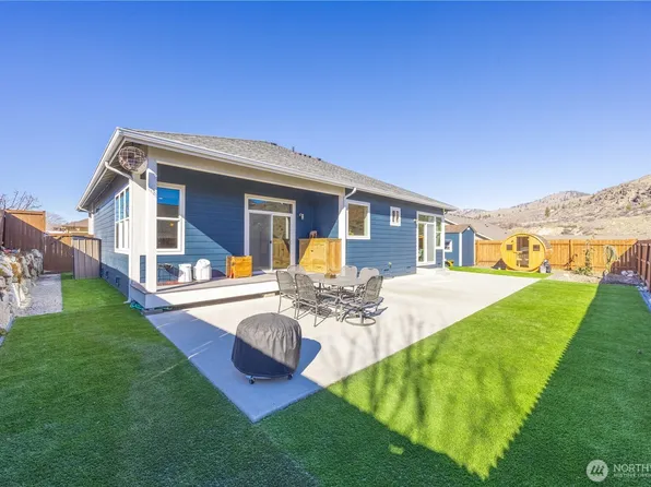 444 Hilltop Place, Chelan, WA 98816