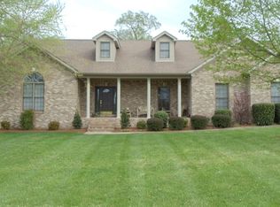 934 Hunters Pointe Ln, Bowling Green, KY 42104