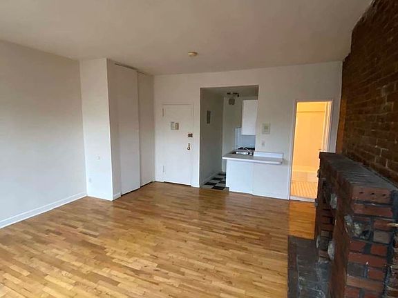 3rd image of 131 W 81st St #10F