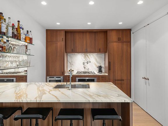 3rd image of 10 Sullivan St #4D