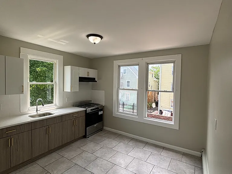 27-29 N Munn Ave #2 — Photo 11
