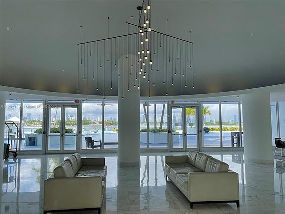 4th image of 1000 West Ave APT 332