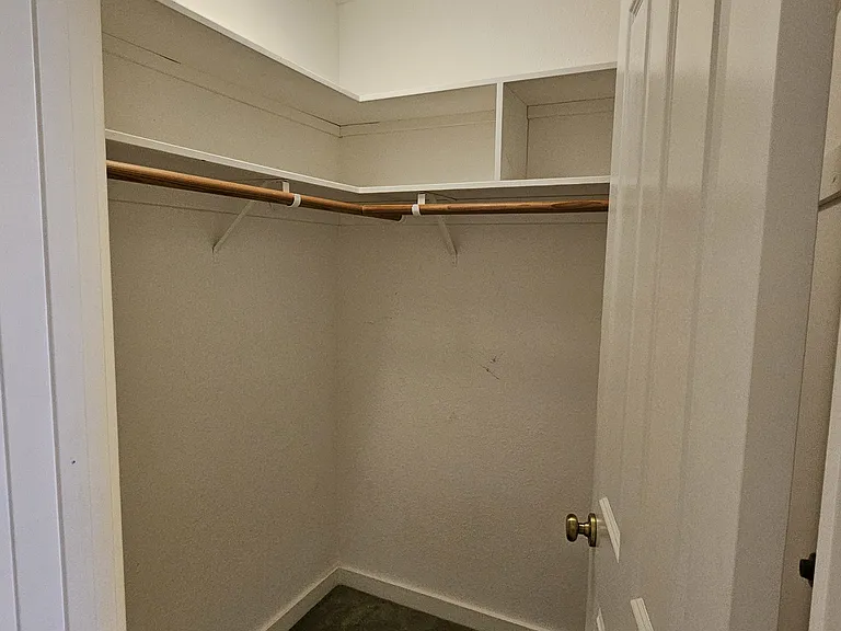 125 Plum St #B — Photo 13