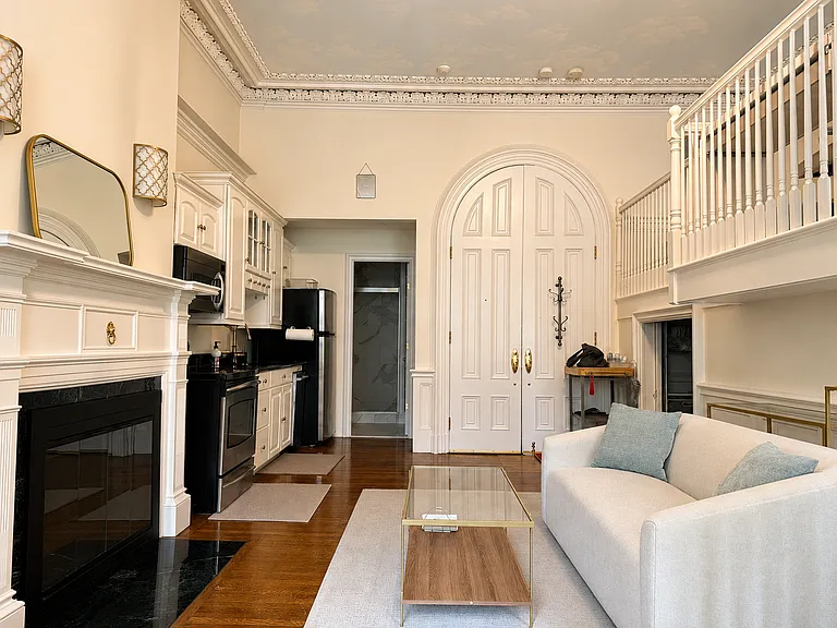 105 Beacon St #4 — Photo 6