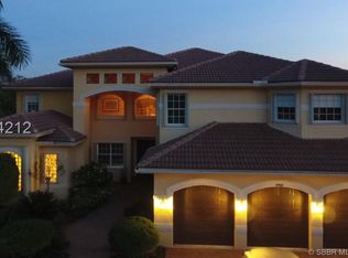 10968 Garden Ridge Ct, Davie, FL 33328