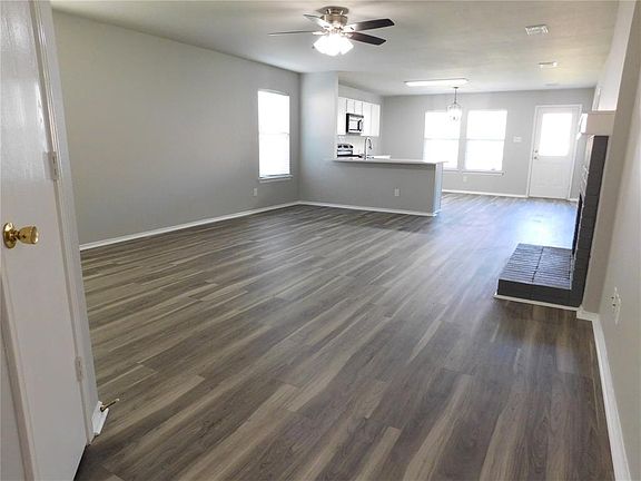 5th image of 3516 Willow Creek Trl