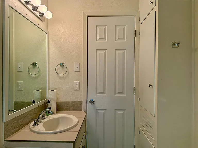 1109 Fauntleroy Trl — Photo 22