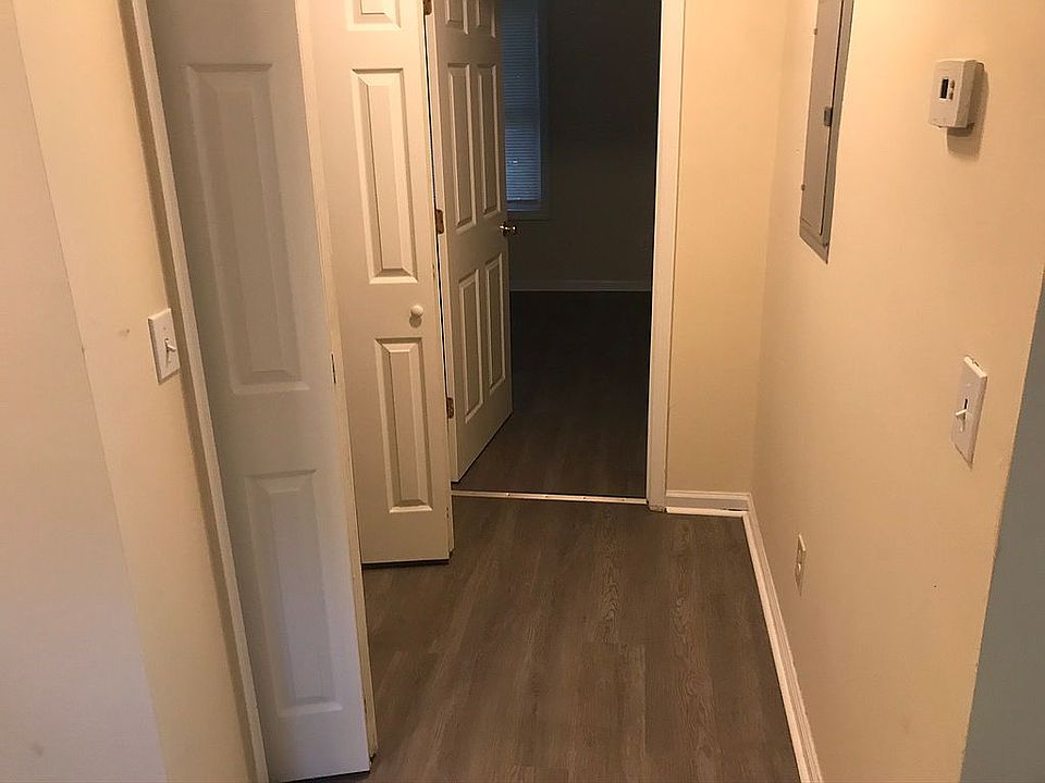 1st image of 107 24th Ave E