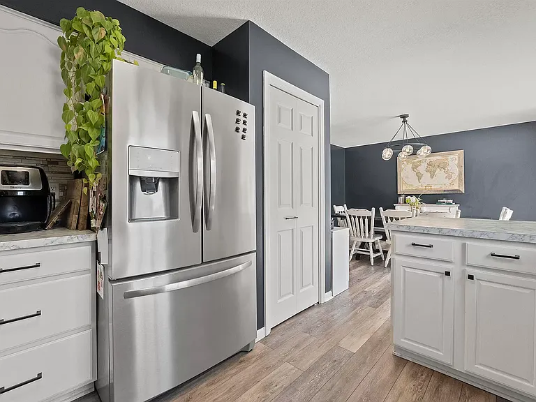 2226 Bluewater Trl — Photo 10