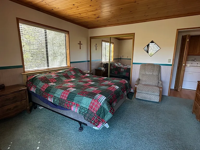 1521 Lassen Way — Photo 7
