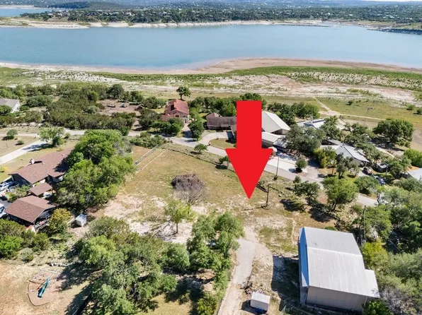 1043 Military Dr, Canyon Lake, TX 78133
