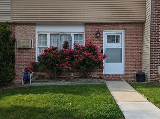 5733 Greens Dr, Allentown, PA 18106