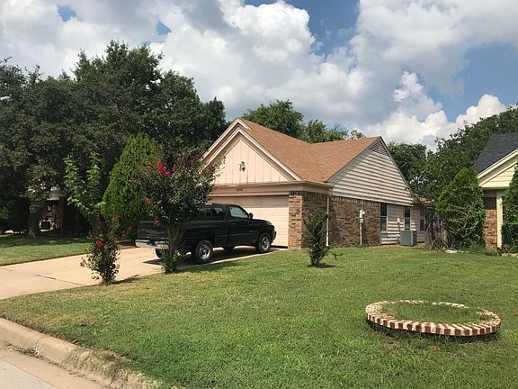 3rd image of 2732 Creekwood Ln