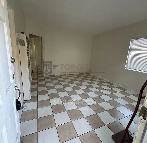 4050-58 N 42nd St #4050 — Photo 2