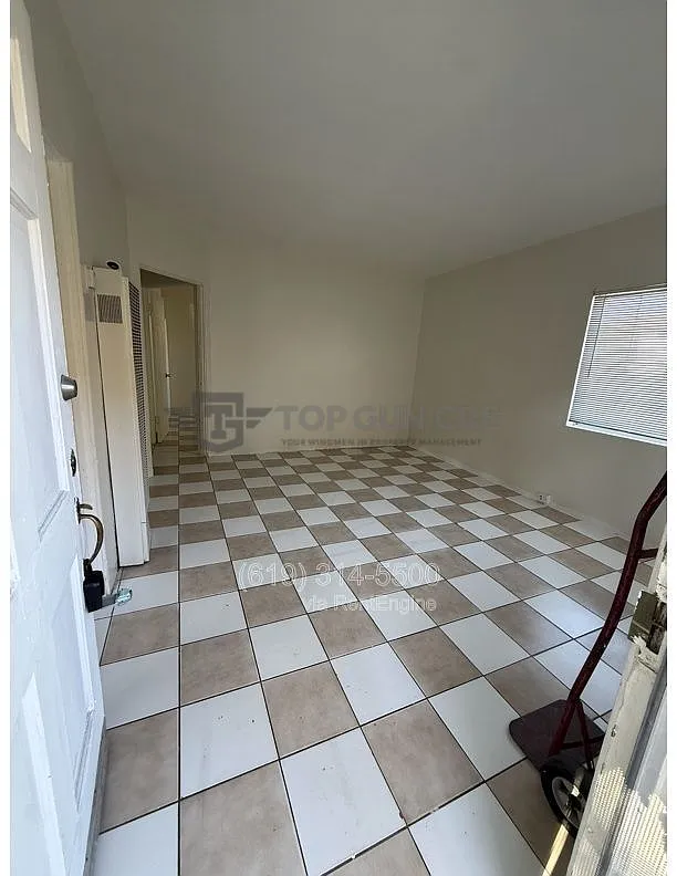 Building Photo - 4050-58 N 42nd St #4050