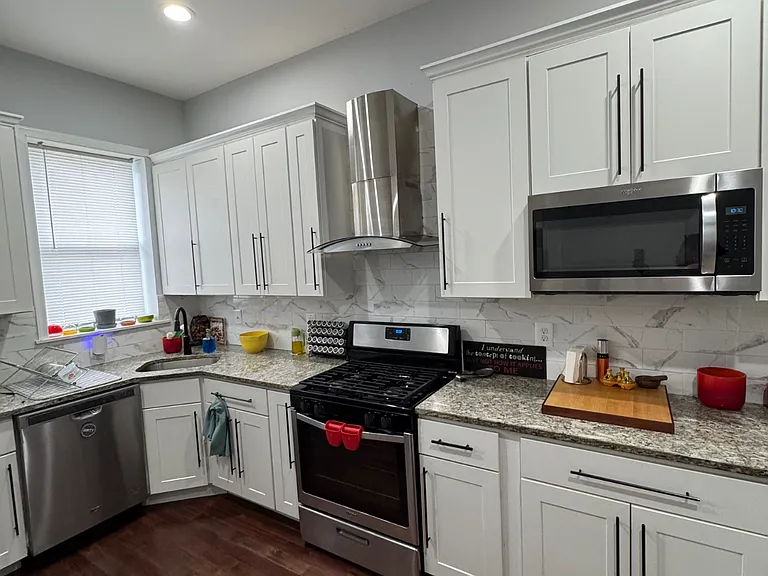 1636 N Broadway — Photo 6