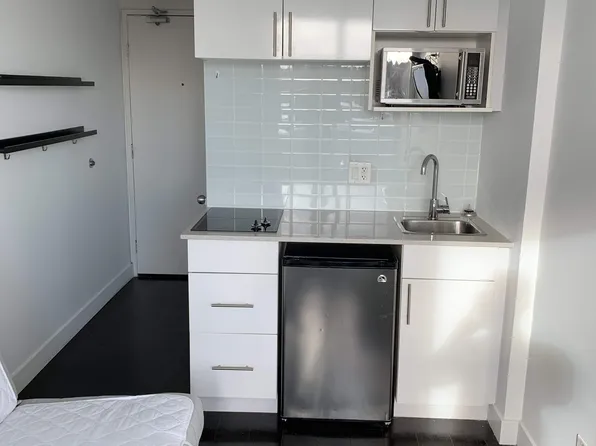 1125 W 12th Ave, Vancouver, BC V6H 3Z3