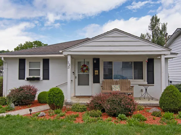 123 Oak St, White Sulphur Springs, WV 24986