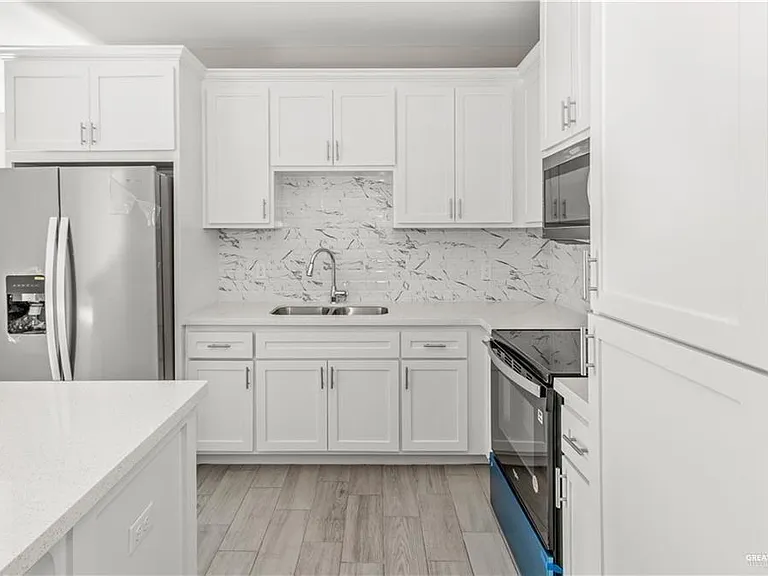 3056 Star Ave #4 — Photo 7