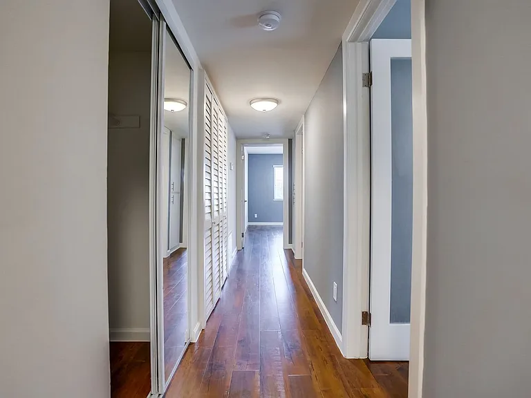 821 N. Austin Ave — Photo 28