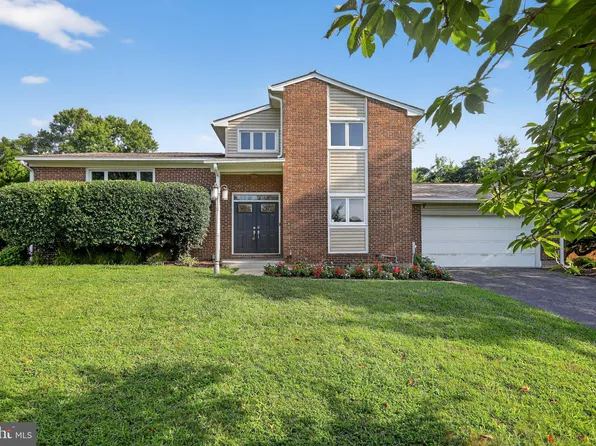 10204 Pine Meadows Ln, Upper Marlboro, MD 20772
