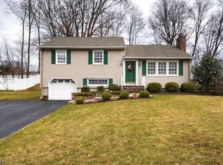 5 Maple St, Morris Plains, NJ 07950