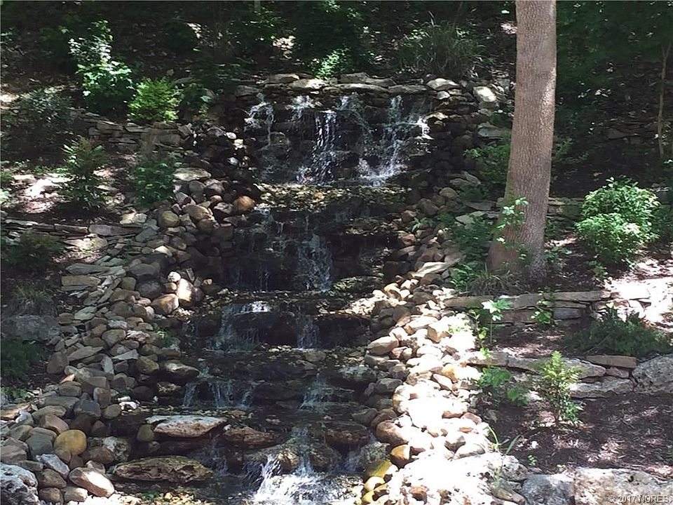 2nd image of 9802 N Stonewick Rd