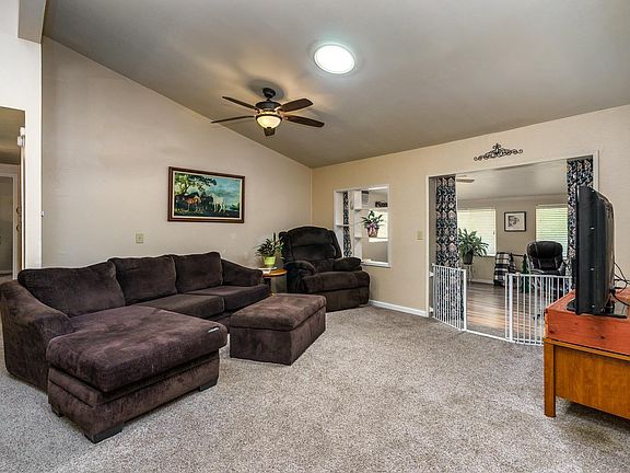 3rd image of 12730 Tulip Ct Space 9