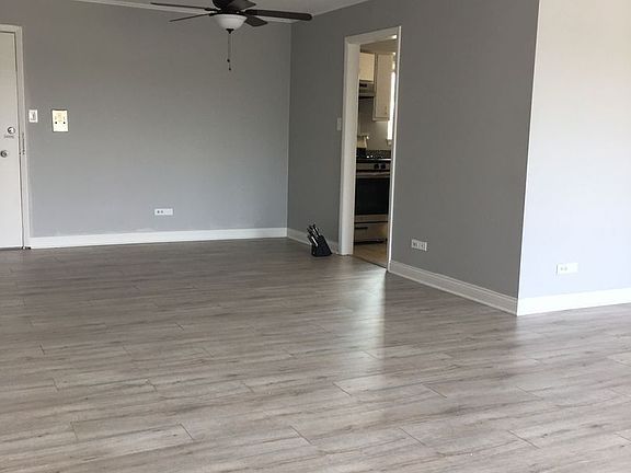 5th image of 10302-04 S Komensky Ave #4035-11