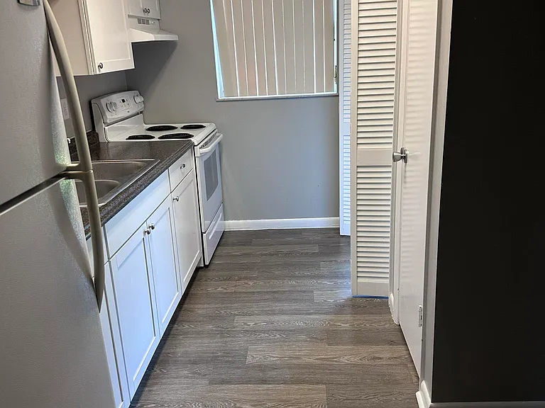 109 Stadium Rd #9 — Photo 12