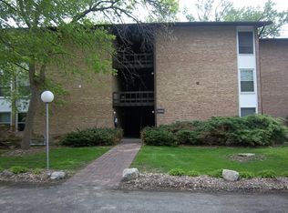 5543 E Lake Dr #75, Lisle, IL