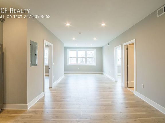 3rd image of 2621-23 W Jefferson St #3R