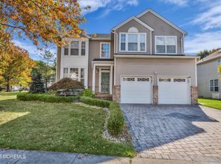 20 Mulberry Ln, Holmdel, NJ 07733