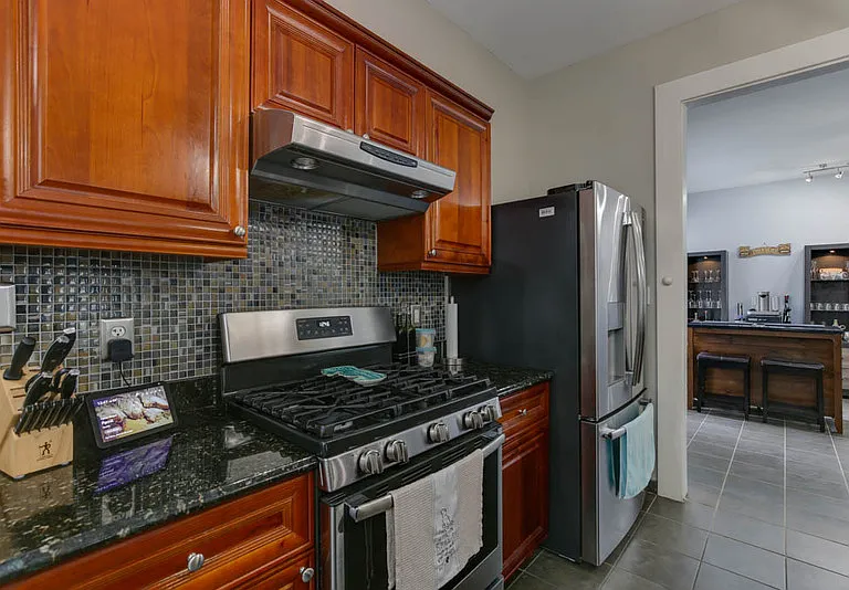 823 Shirley Ave — Photo 20