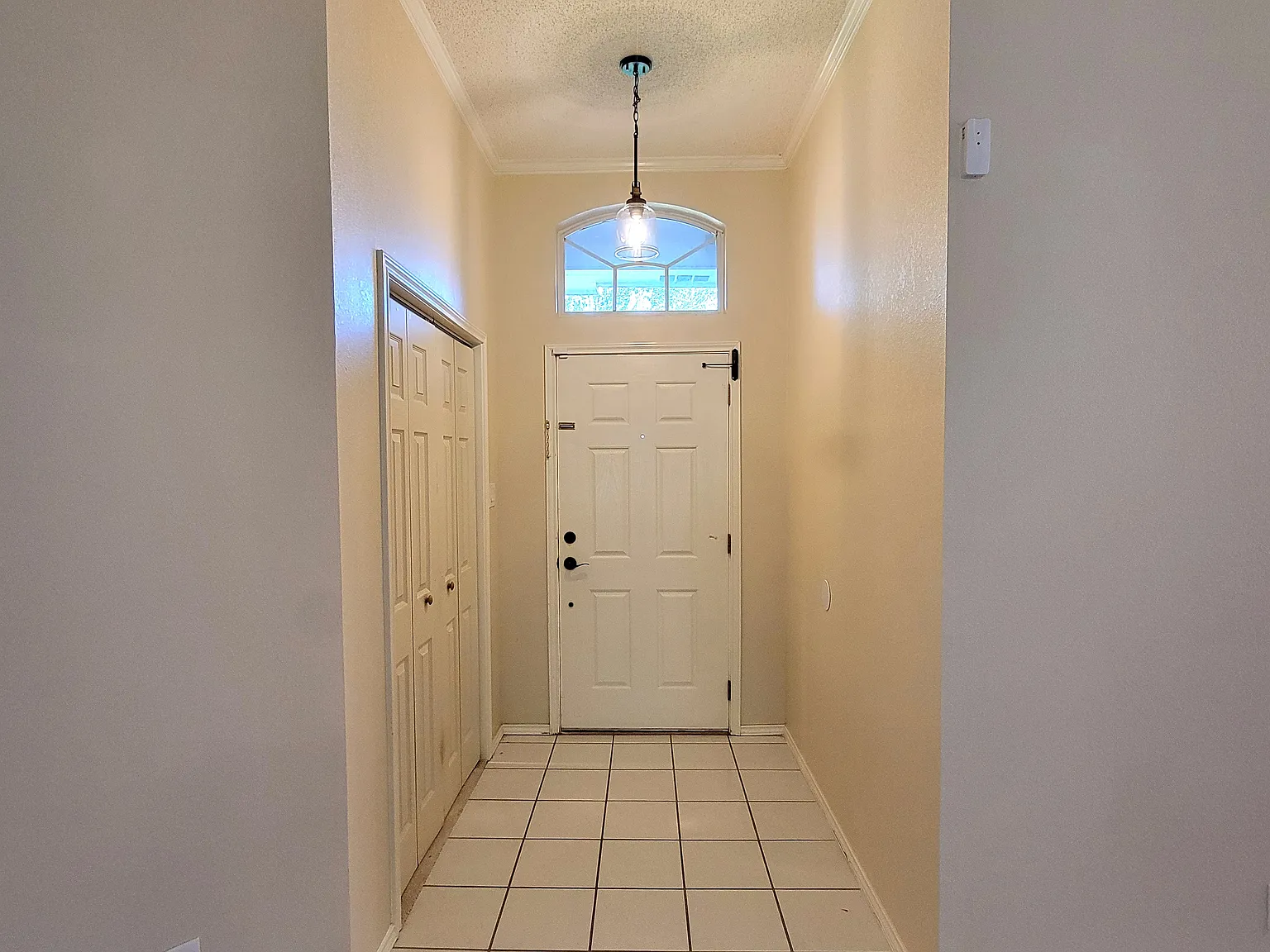 4 bed, 1892 sqft, $2,050 — Photo 4