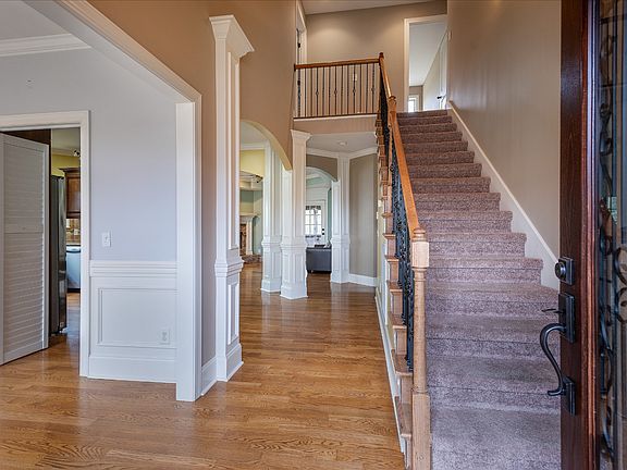2nd image of 220 Karen Dr