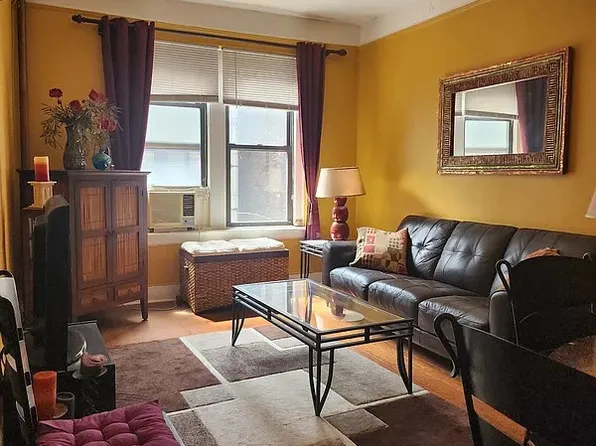 228 West 17th Street image 1 of 13