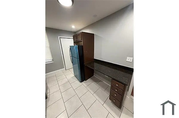 Building Photo - 6429 S Drexel Ave #1S