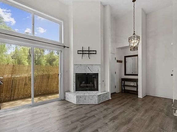 4th image of 23023 Del Valle St