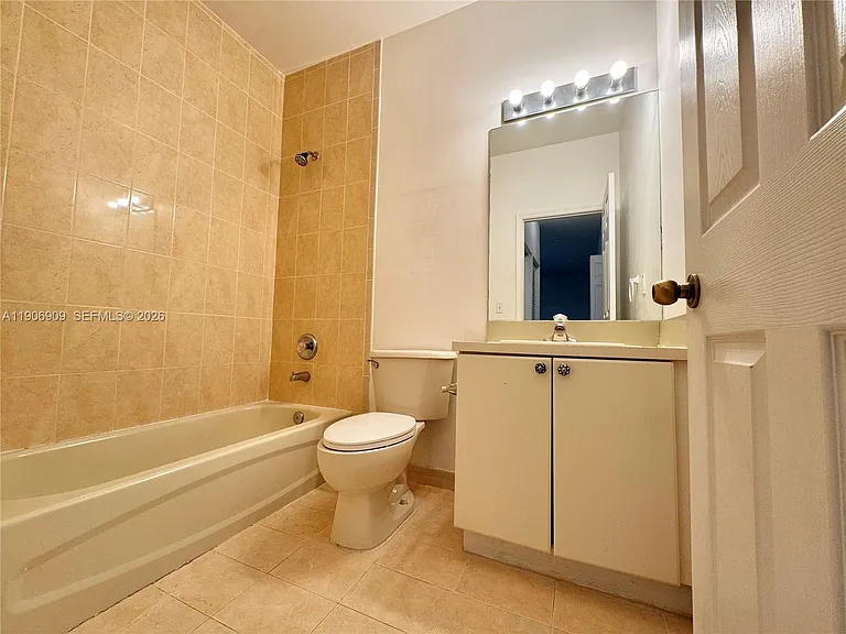 2590 NE 3rd Dr #203 — Photo 29