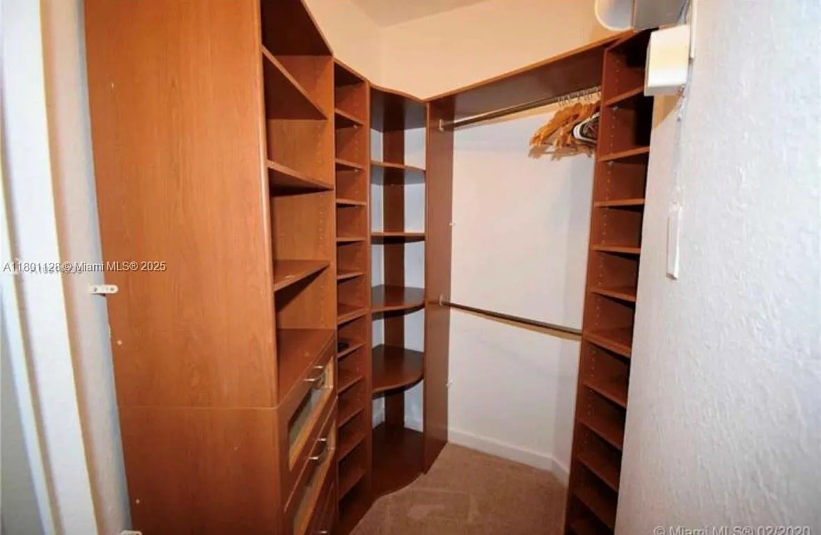 4 bed, 2306 sqft, $5,000 — Photo 4