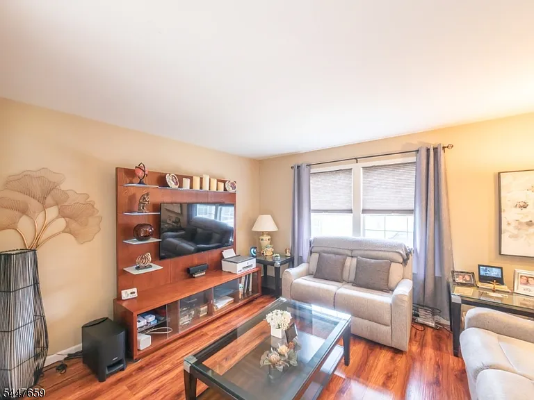 6 Patrick Henry Ct #B — Photo 4