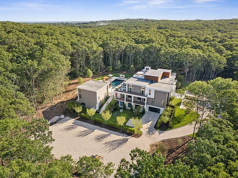 293 Old Sag Harbor Rd — Photo 52