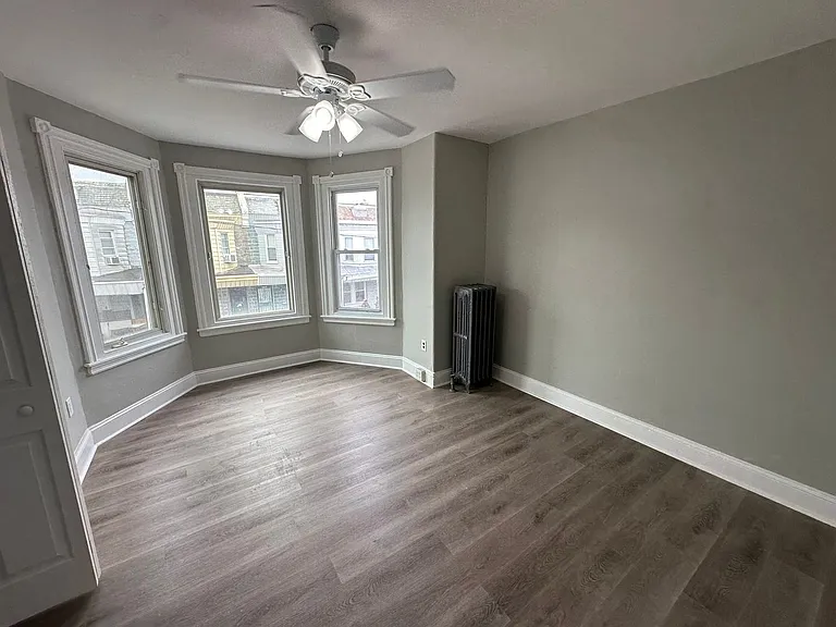 5743 Pemberton St — Photo 19