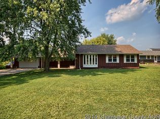 2102 Fogel Rd, Mahomet, IL 61853