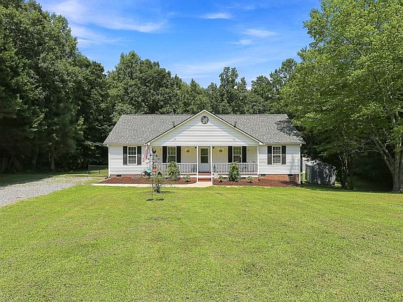 2nd image of 215 Nelson Ct