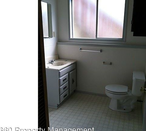 4th image of 884 NW Frigate St