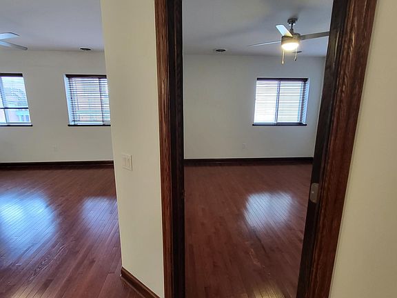 3rd image of 326 W Jefferson St #201