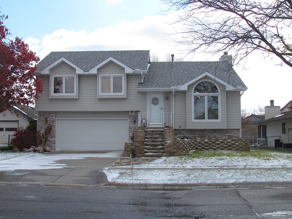 1st image of 633 Lakeshore Dr